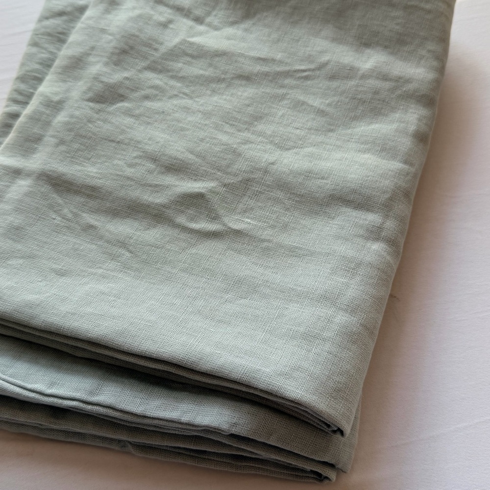 QUINCE Soft Green 100% Italian Linen Standard Pillowcase Set of 2 NWOT - Picture 3 of 5
